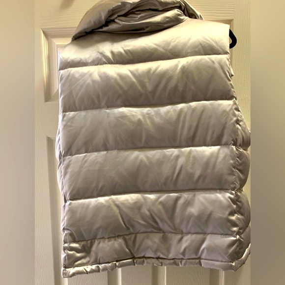 Talbots Silver Gray Puffer Vest Size XL - Picture 3 of 6